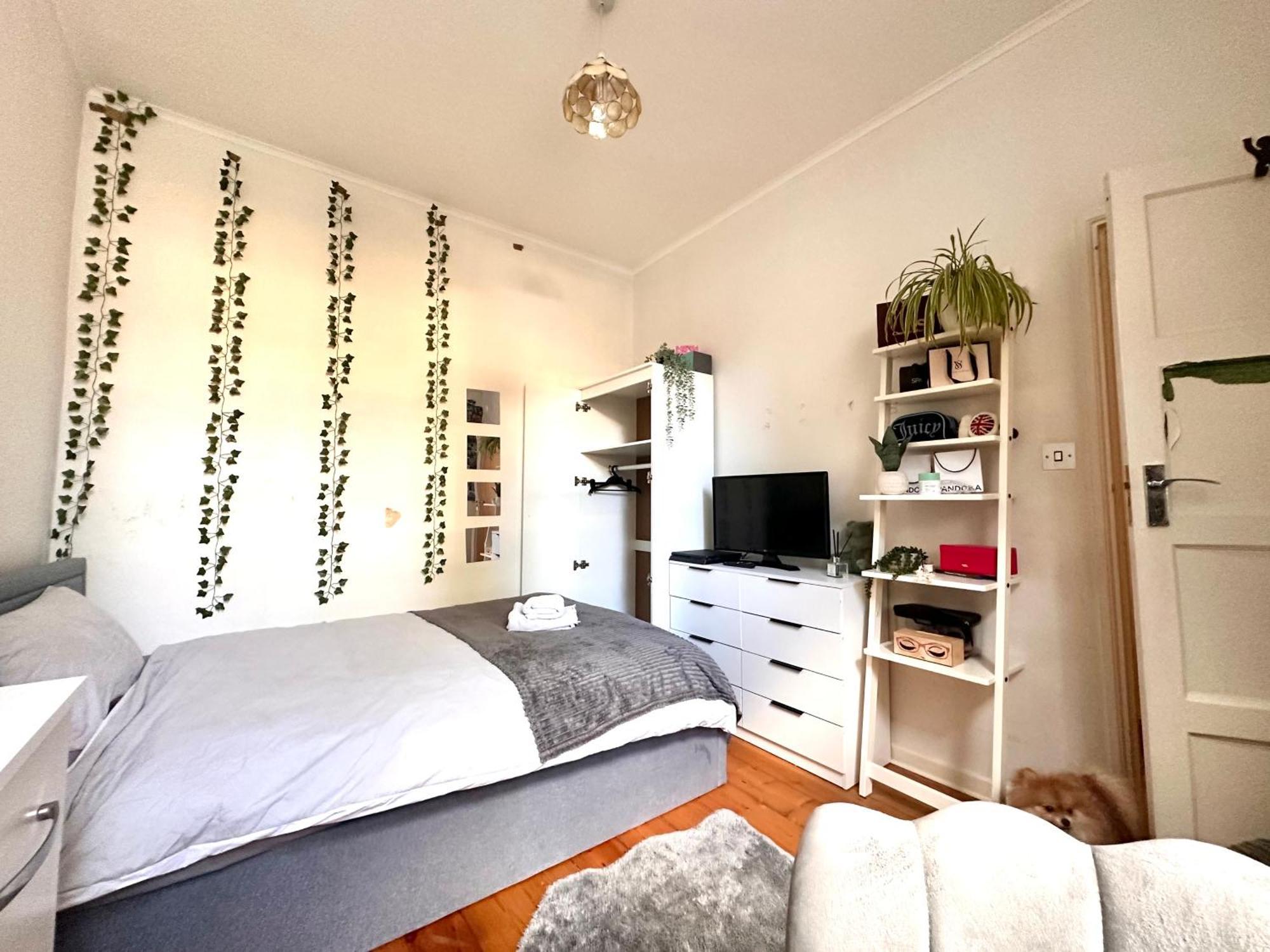 A Lovely Guest Room In West ลอนดอน ภายนอก รูปภาพ